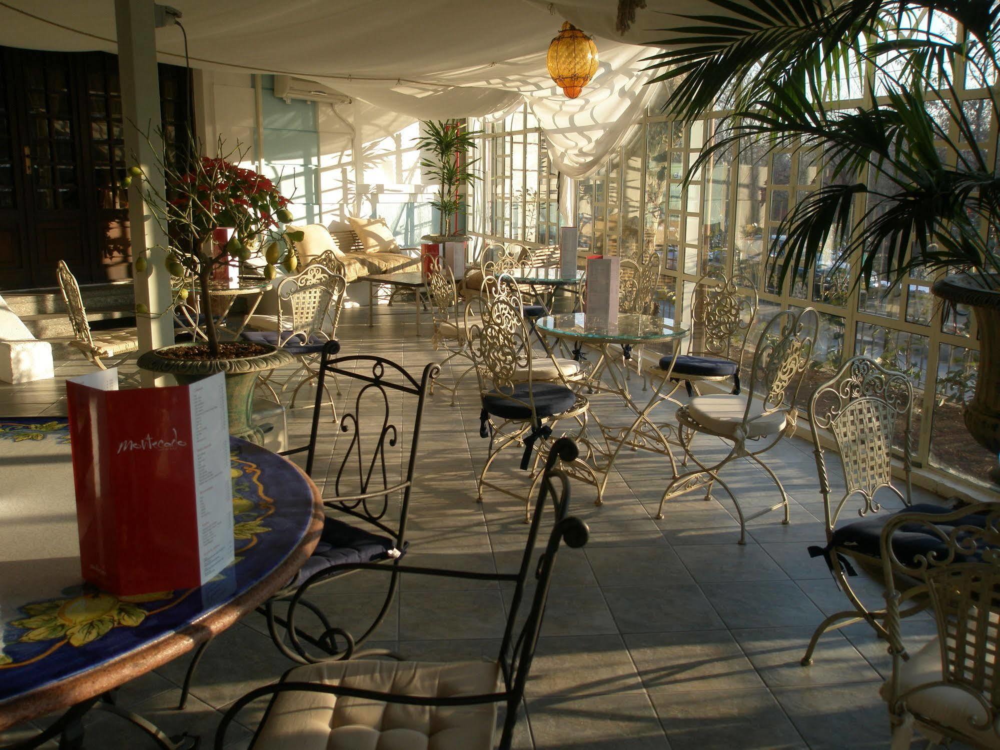 Hotel Montecarlo Кастелланца Экстерьер фото